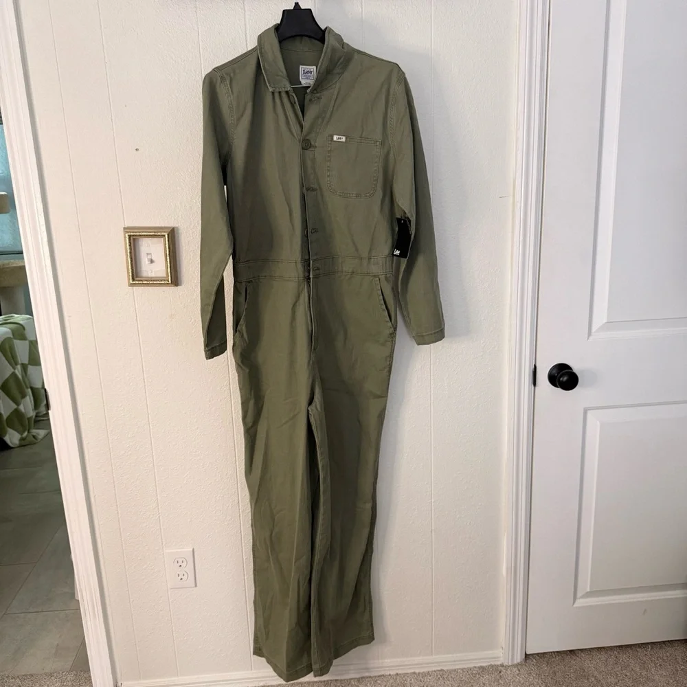 NWT Lee Sage Green Women's Jumpsuit - Picture 1 of 6